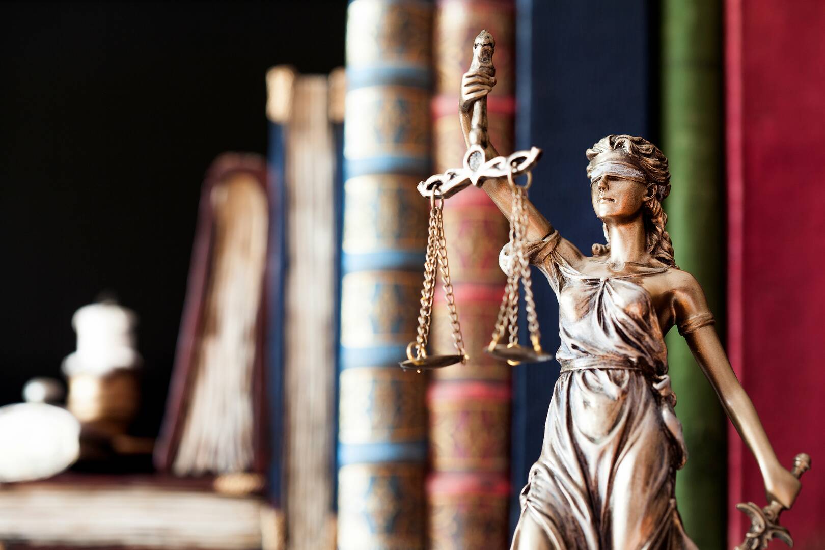 The Law Offices of Everett Cook, P.C. logo