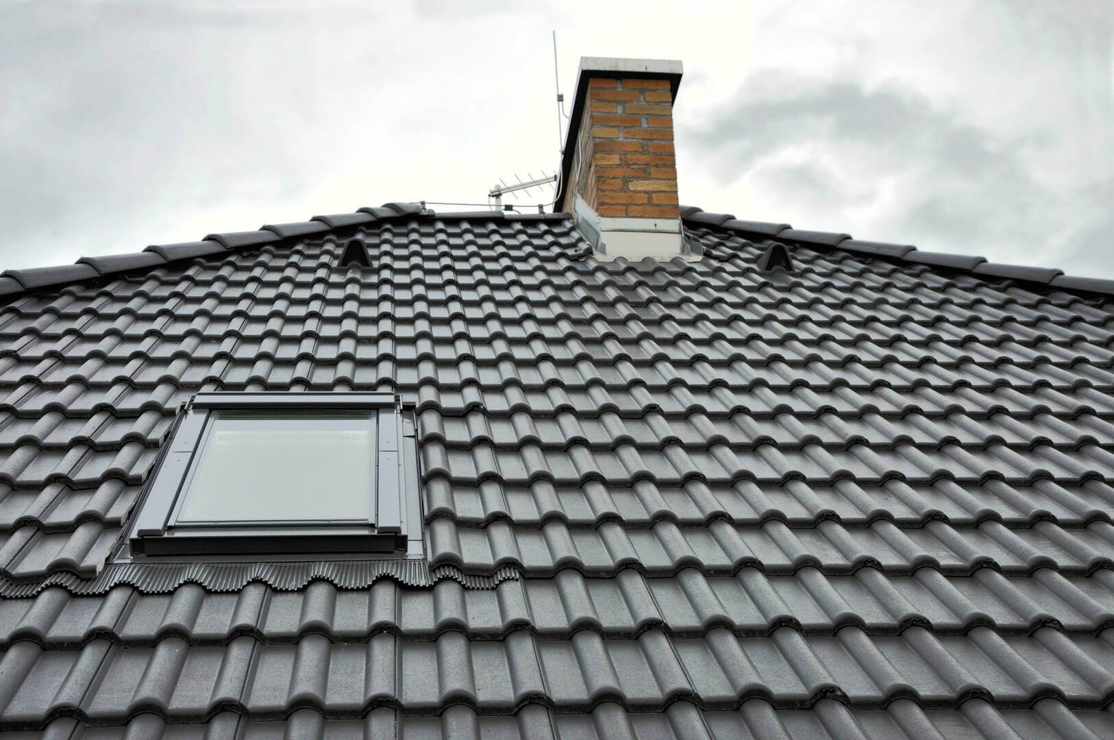 Thomas Roofing & Supply Inc logo