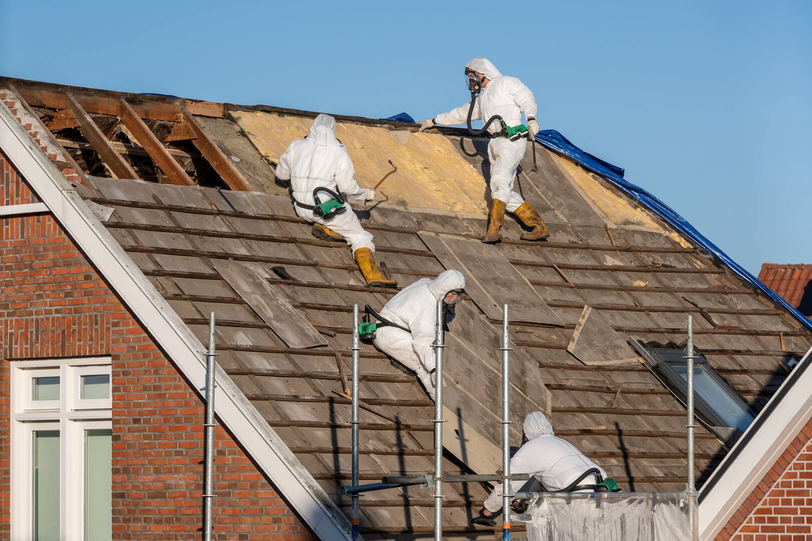 Source 1 Roofing logo