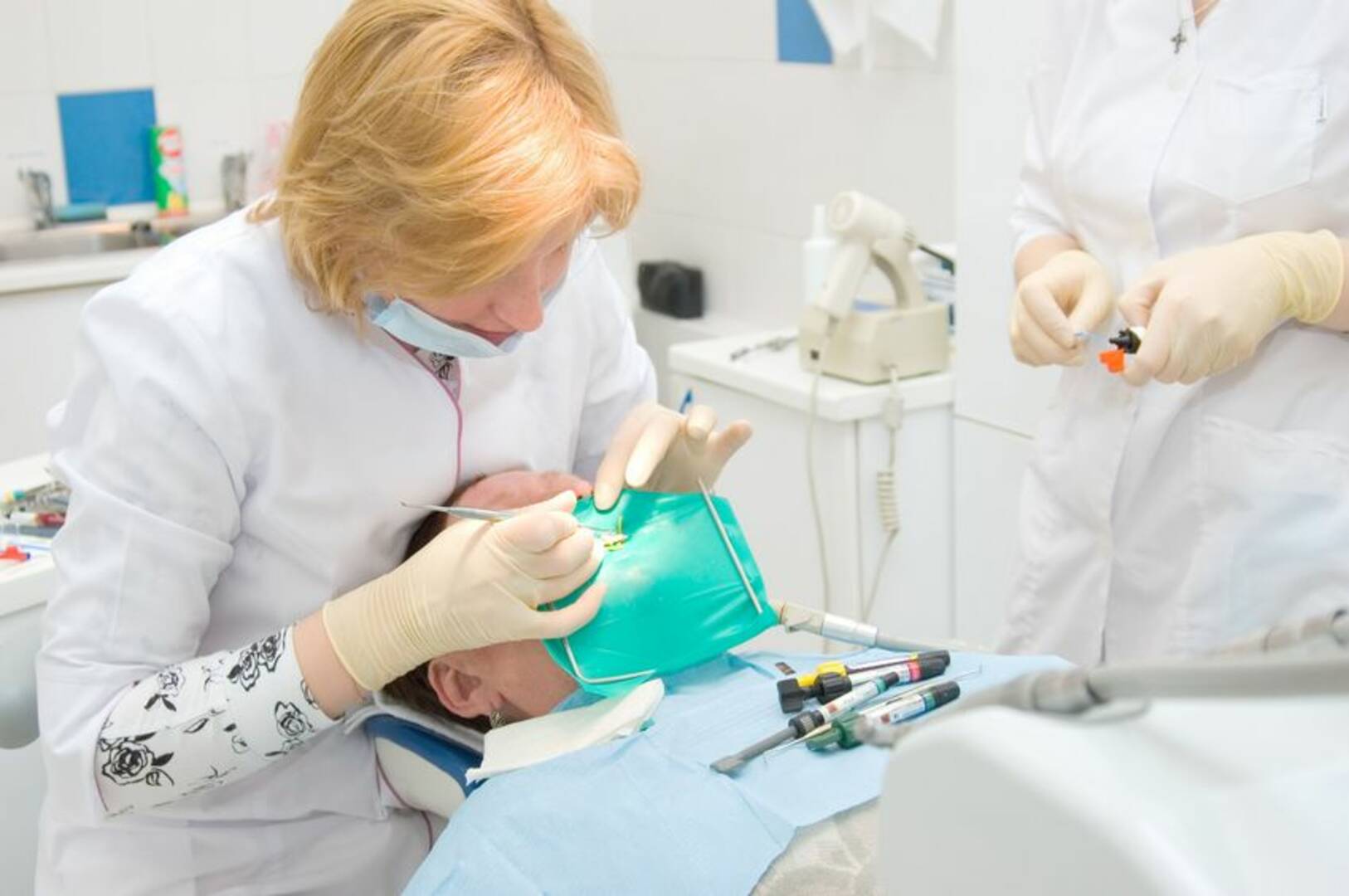 Leading Edge Dental logo